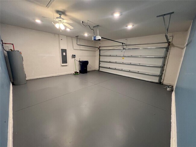 Building Photo - 1143 Cambridge Dr