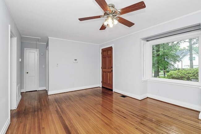 Building Photo - Charming 2BD/1BA Bungalow in Bradley Hills!