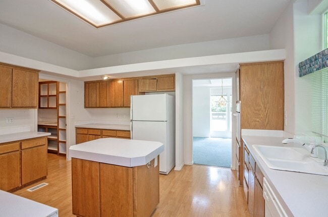 Building Photo - 3-Bedroom Gig Harbor Retreat with Private ...