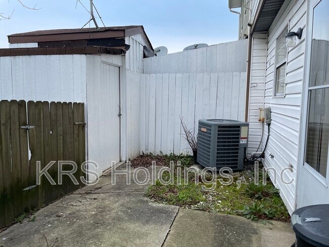 Building Photo - 1503 Garland Way