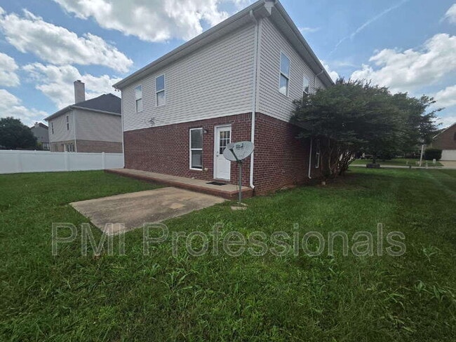 Building Photo - 1214 Timber Creek Dr