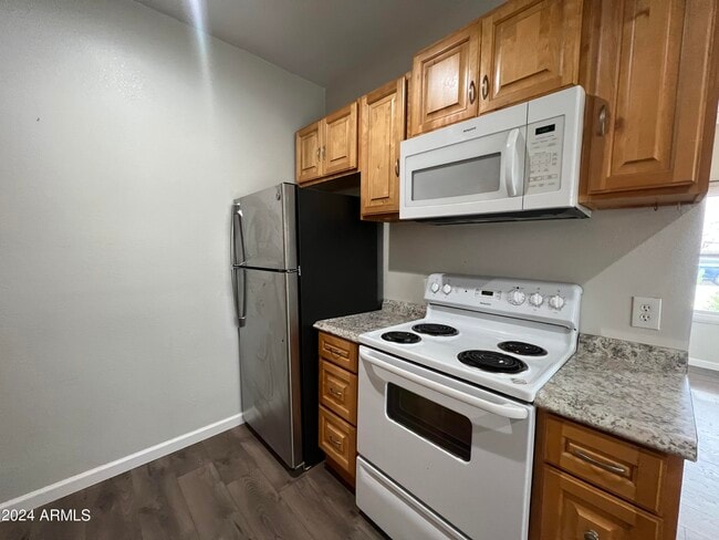 Building Photo - 1106 E Taylor St