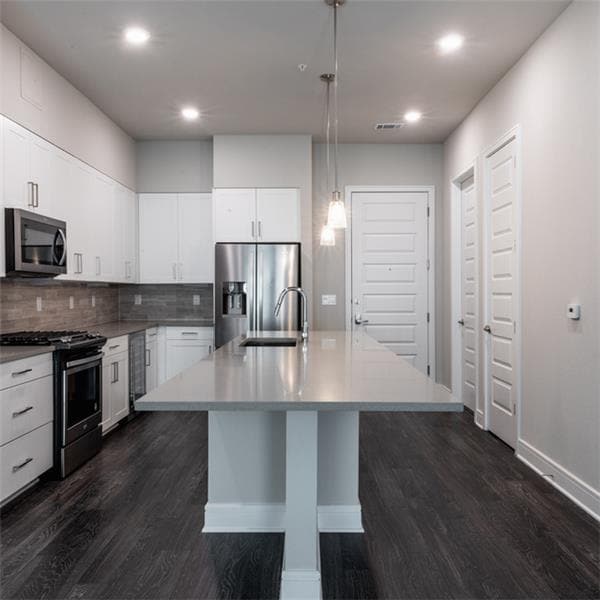 Building Photo - 1300 W 5th St