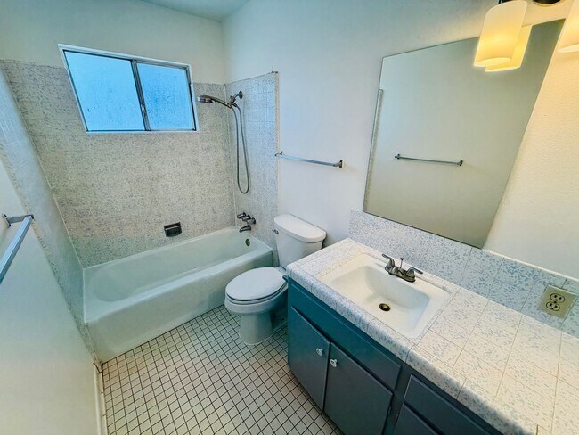 Building Photo - 203 W Benjamin Holt Dr