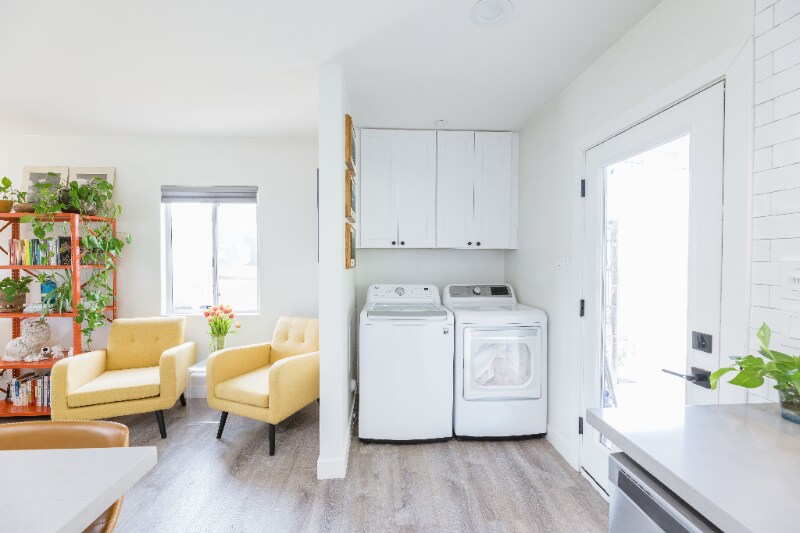 Building Photo - 1326 W Roma Ave