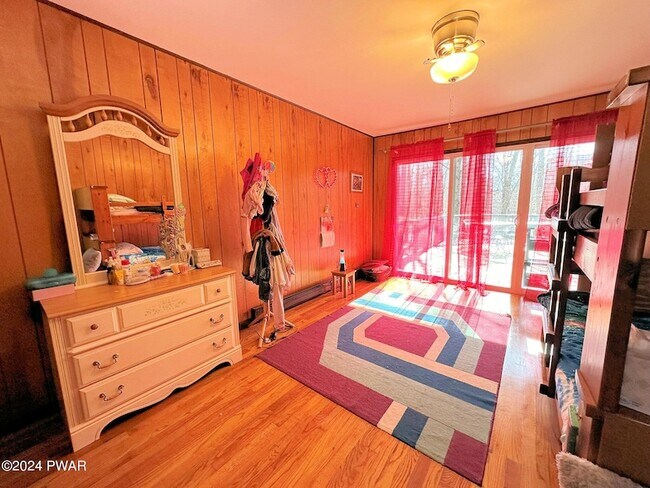 Building Photo - 402 Canoe Brook Dr