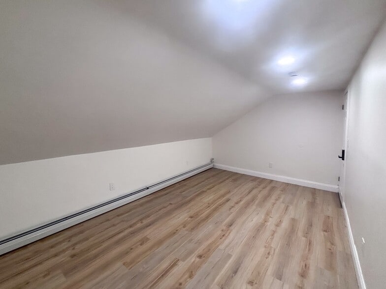 Building Photo - 38 Judith St