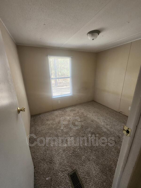 Building Photo - 3013 Michelle Cir