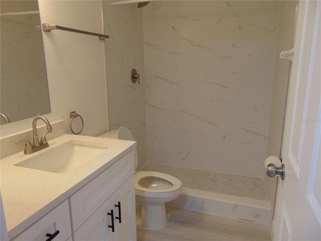 Building Photo - 9005 Tudor Dr