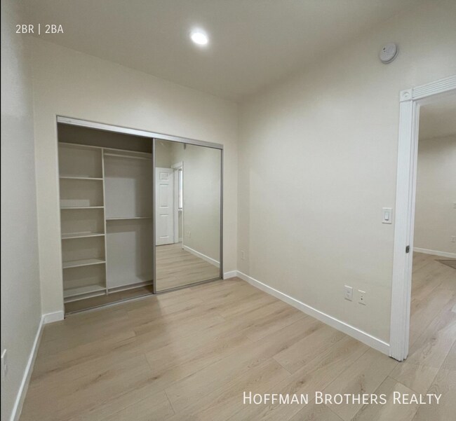Building Photo - 10847 Fruitland Dr