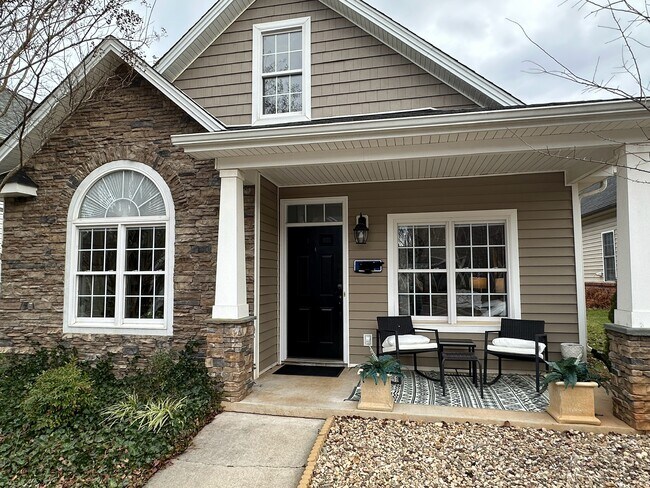 Primary Photo - 521 Capstone Dr