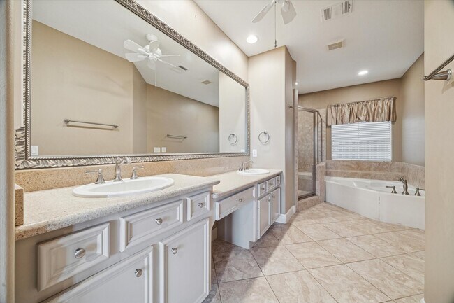 Building Photo - 5706 Blossom St