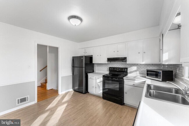 Building Photo - 12 Earlybird Ave