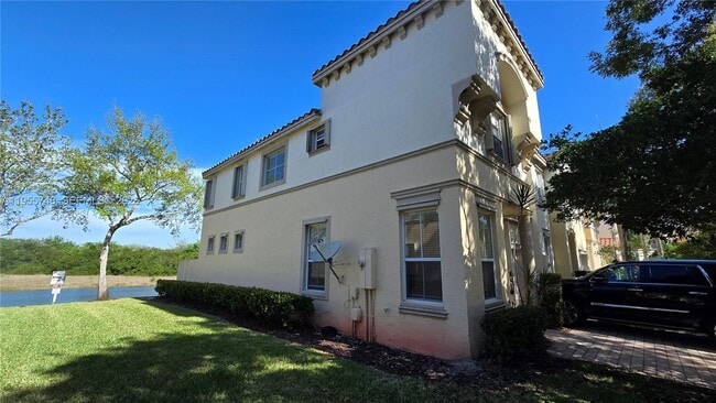 Building Photo - 4744 SW 165th Ave