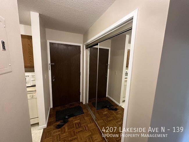 Building Photo - 4207 Lakeside Ave N