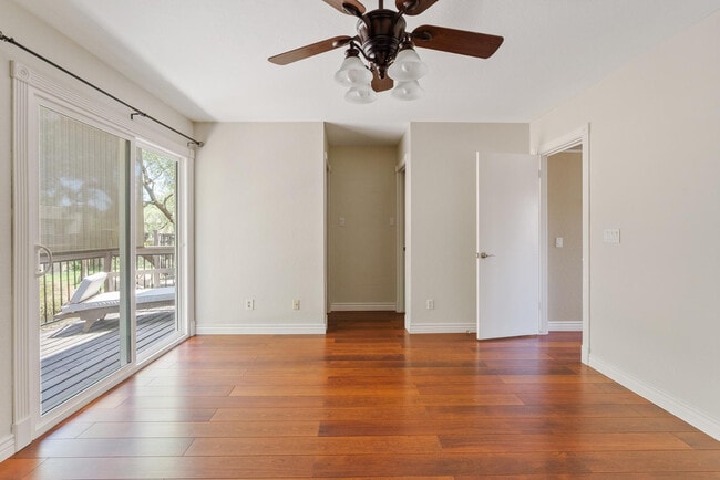 Building Photo - 2232 W Lindner Ave