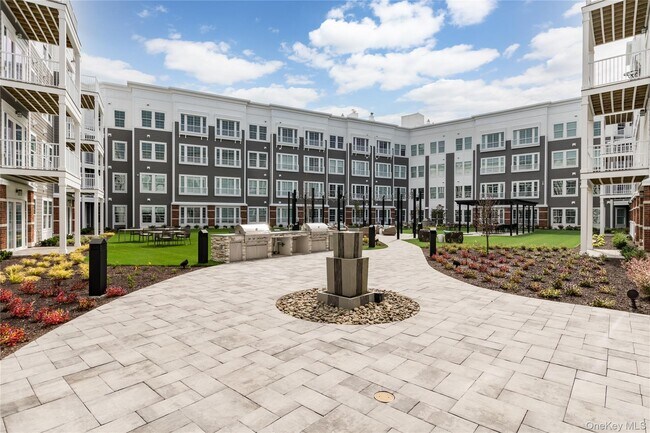 Building Photo - 75 E Hoffman Ave