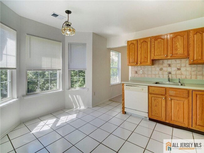 Building Photo - 1704 Cypress Ln