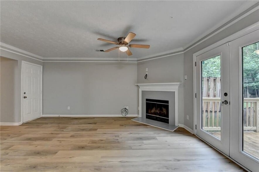 Building Photo - 3876 Meadow Creek Dr