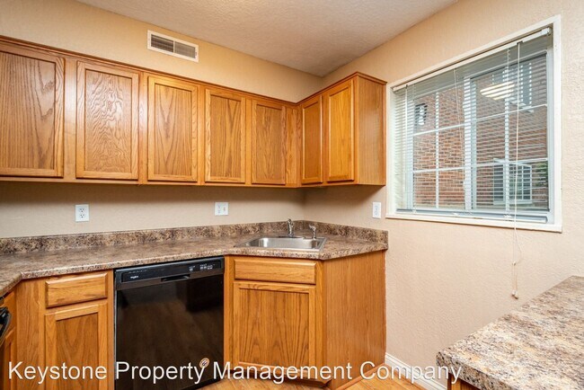 Building Photo - 2 br, 1 bath House - 401 Grandview Court