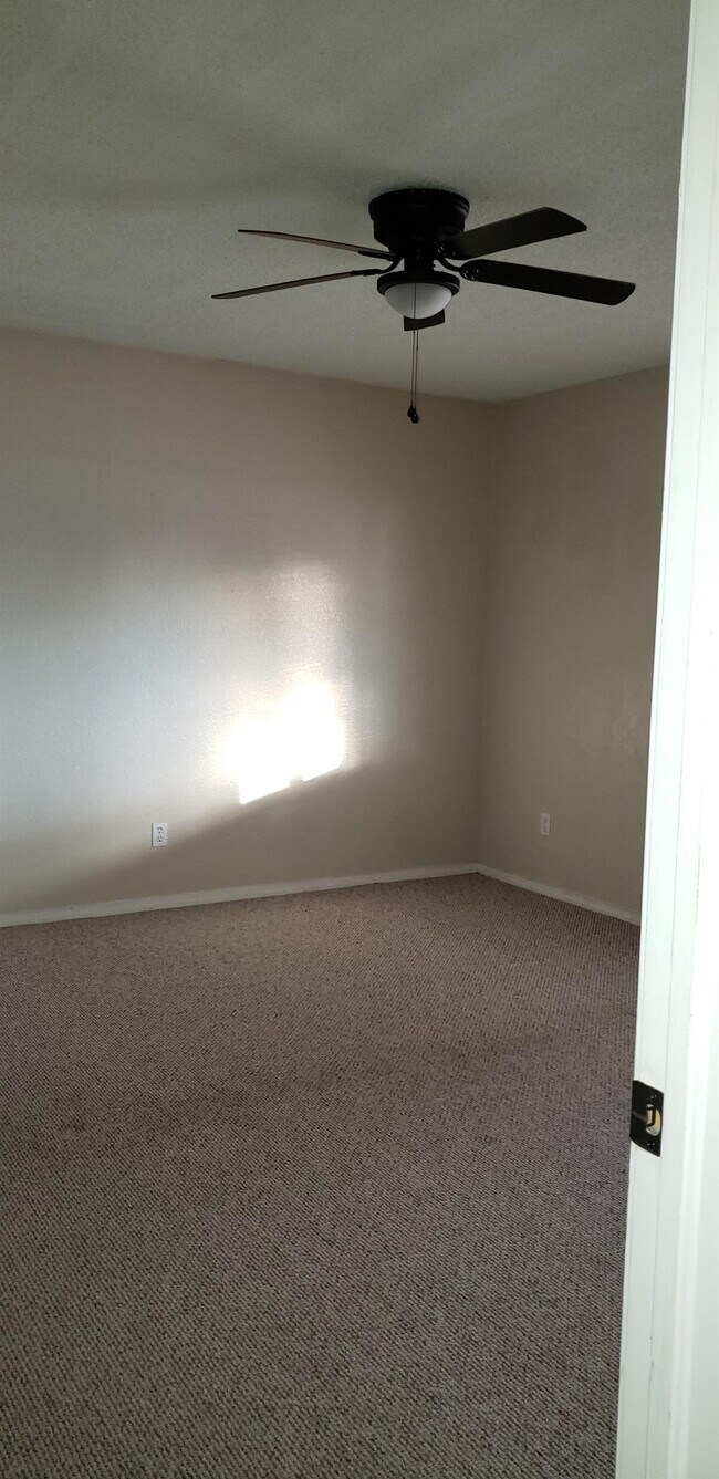 Building Photo - 11526 Tony Ponce Dr