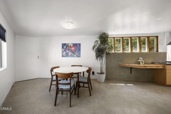 Building Photo - 3551 Dixie Canyon Pl