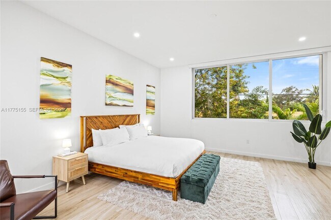 Building Photo - 1816 SW 23rd St