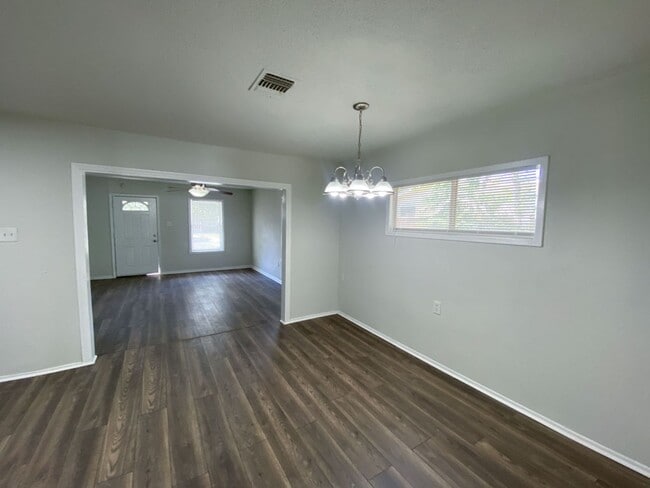 Building Photo - 3BED/2BATH HOUSE FOR RENT AVAILABLE NOW! *...