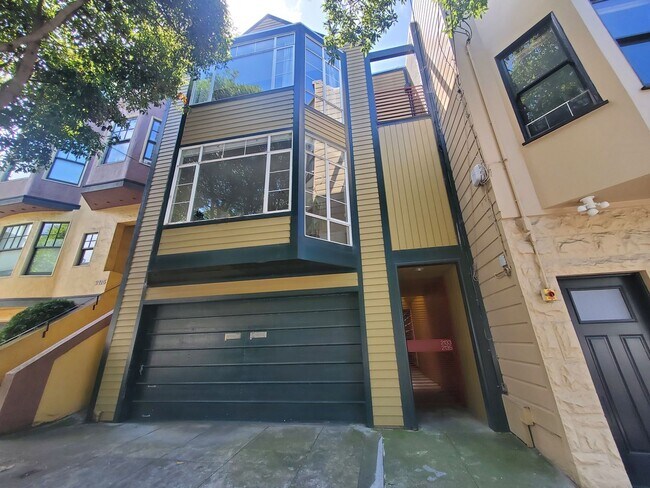 Building Photo - 2133 Filbert St
