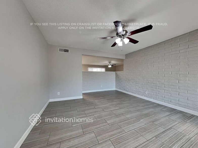 Building Photo - 1524 E Alameda Dr