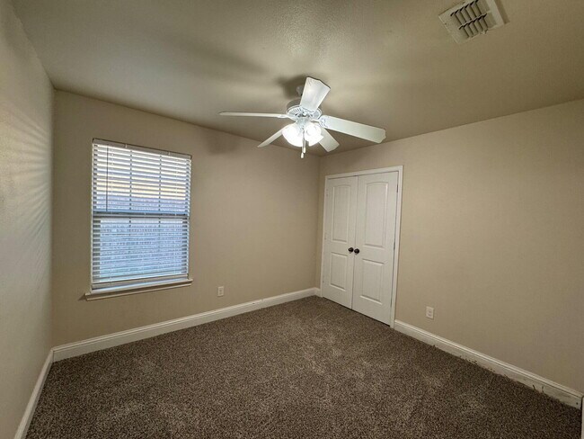 Building Photo - 5530 110th St