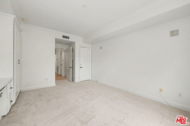 Building Photo - 1830 Pelham Ave