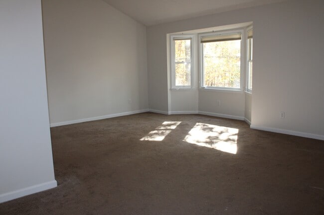 Building Photo - 112 Wenonah Way