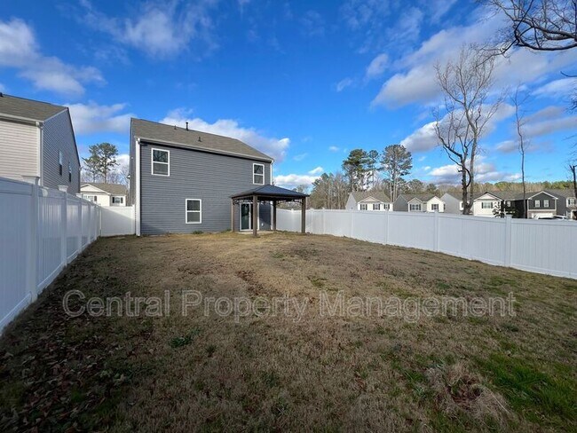 Building Photo - 534 Evaleigh St