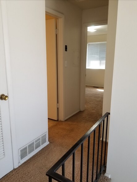 Building Photo - 263 E 200 N