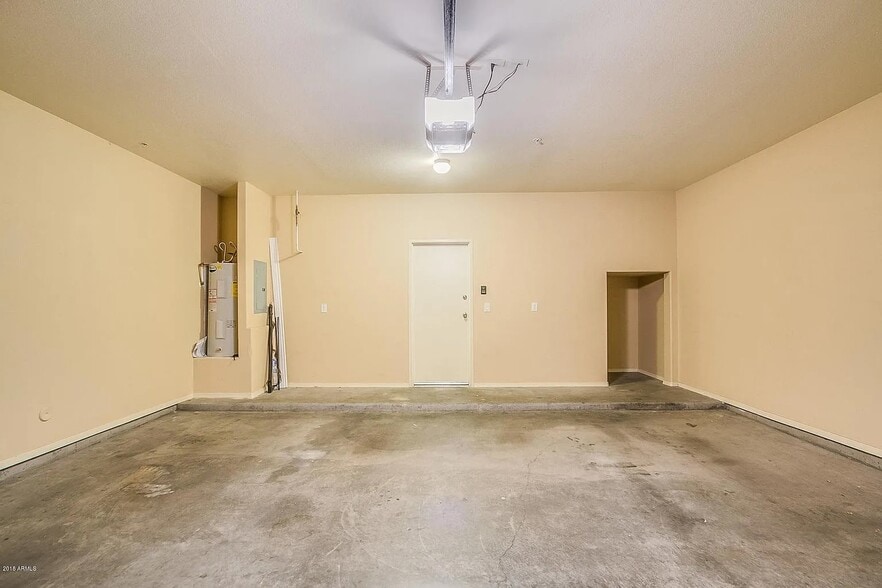 Building Photo - 1702 E Bell Rd