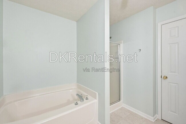 Building Photo - 6311 Shoreview Cir