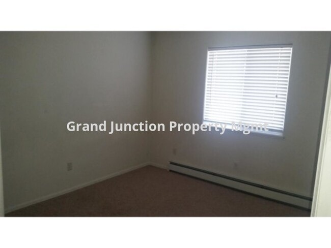 Building Photo - Spacious 3 Bed, 2 Bath!!!