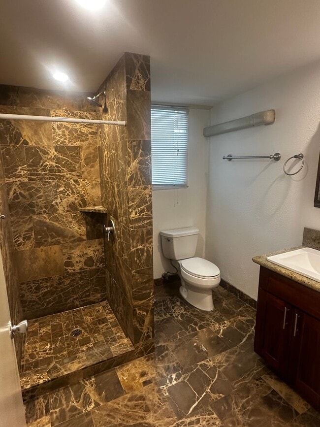 Building Photo - Highly Desirable single level 3 bedroom 2 bath home in Kailua
