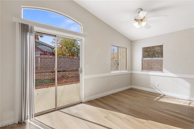 Building Photo - 917 Blue Arroyo Dr