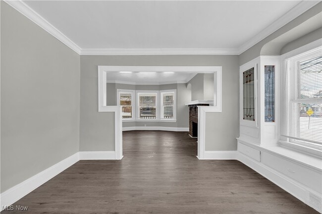 Building Photo - 3219 W 116th St