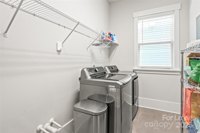 Building Photo - 5210 Kelly St