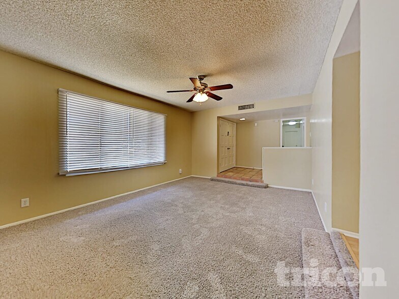 Building Photo - 3601 W Country Gables Dr