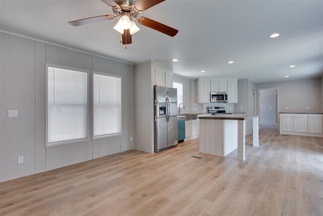 Building Photo - 315 Broadmore Dr