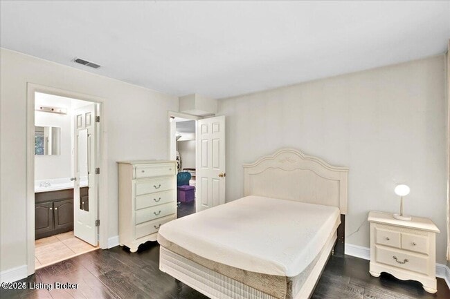 Building Photo - 44 Lake Ave