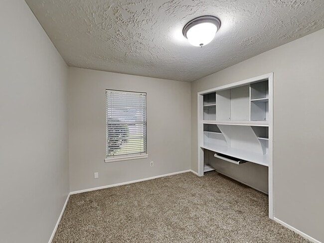 Building Photo - Special Price If Leased By 01/16