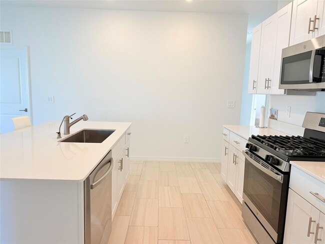 Building Photo - 35080 Brackett Bnd