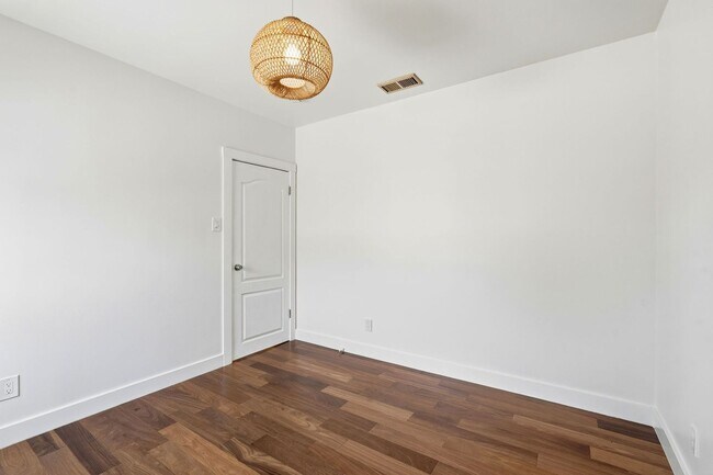 Building Photo - Beautiful Spacious 3-bedroom 2-Bath Home in Berkeley!