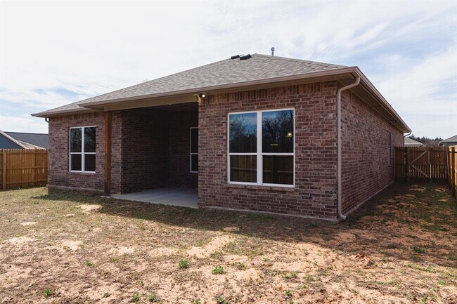 Building Photo - 512 Remington Ave