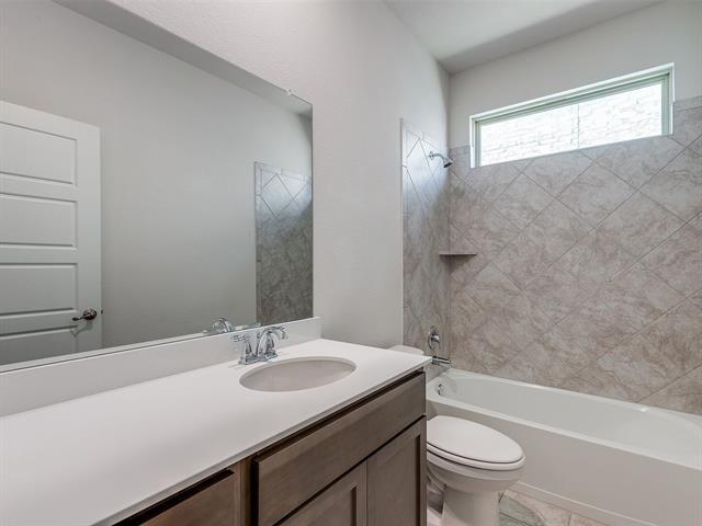 Building Photo - 2836 Franklin Dr